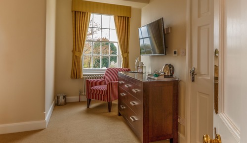 Deluxe Double Room, 1 King Bed, Garden View