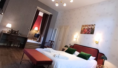Traditional Suite