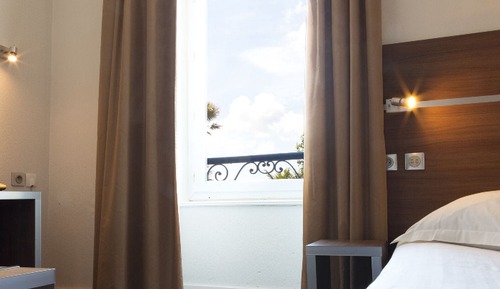 Single Room, Sea View