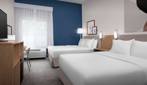 Room, 2 Queen Beds, Accessible (Mobility, Roll-In Shower)