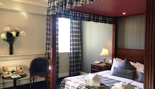 4 Poster Double Room