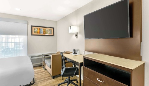 Suite, 1 King Bed, Non Smoking