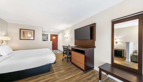 Standard Room, 1 King Bed, Non Smoking