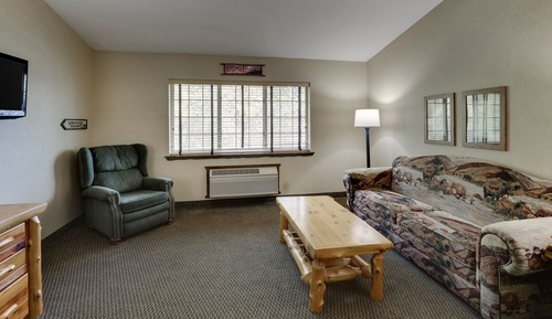 Expanded King with Whirlpool Cottage