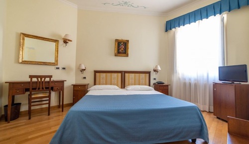 Classic Double or Twin Room