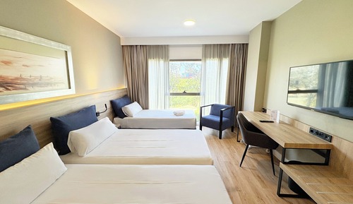 Double or Twin Room (+ Extra Bed)