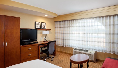 Room, 1 King Bed (Mobility/Hearing Accessible, Tub)