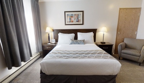 Standard Room, 1 Queen Bed (Non-Pet friendly)