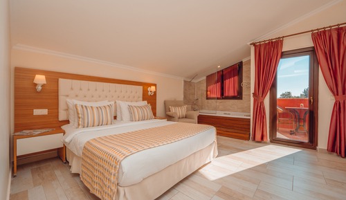 Standard Room With Jacuzzi