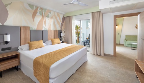 Junior Suite, Balcony, Garden View