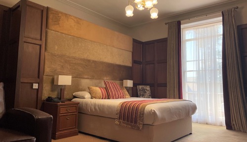 Feature room