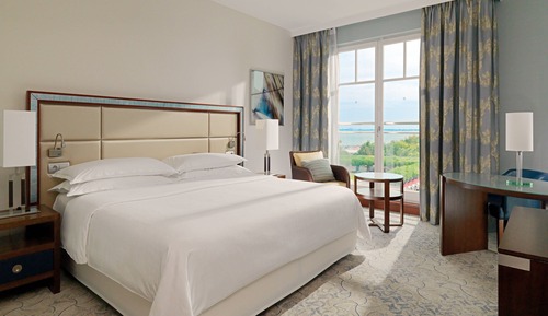 Deluxe Room, 1 King Bed, Non Smoking