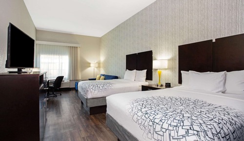 Suite, 2 Queen Beds, Non Smoking (Limited View)