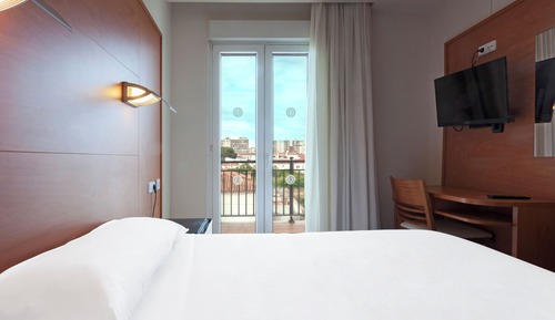 Single Room, Balcony