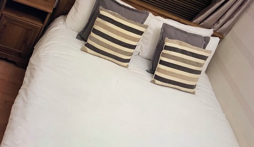 Double Room Single Use, Shared Bathroom (Small Room)