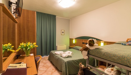 Triple Room Pay TV included