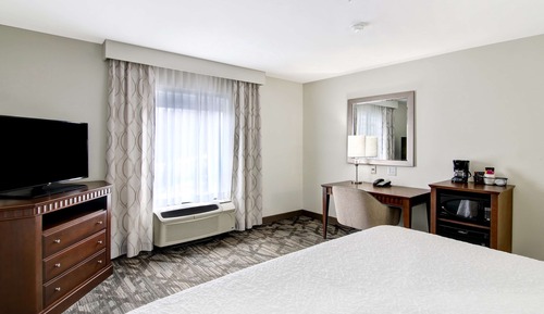 Standard room with king bed