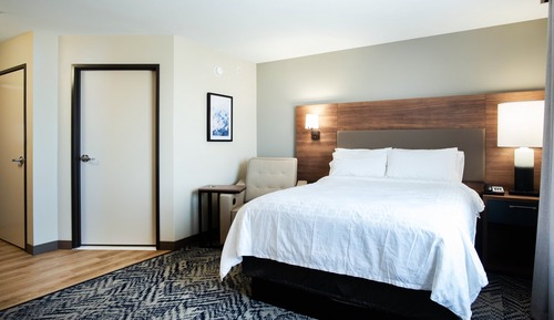 Studio Suite, 1 Queen Bed, Accessible (Communication, Roll-In Shower)