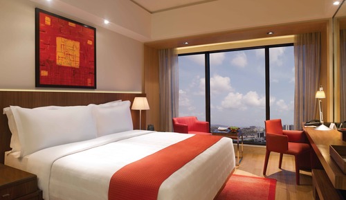 Room, Pool View