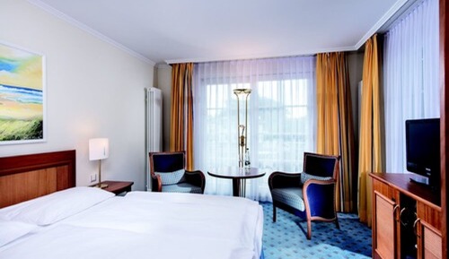 Junior Suite South Side