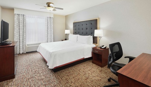 Suite, Accessible, Bathtub