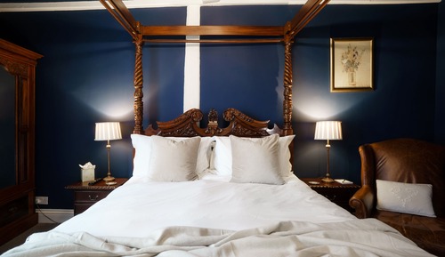 Double Room (Four Poster Bed)