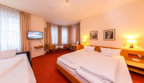 Comfort Triple Room, Non Smoking, City View