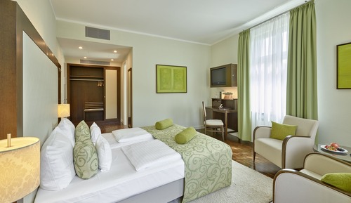 Deluxe Double Room, River Side