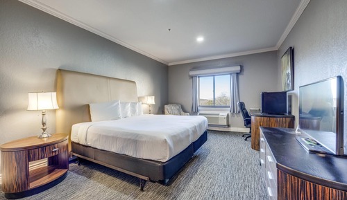 Standard Room, 2 Queen Beds, Non Smoking, Lake View