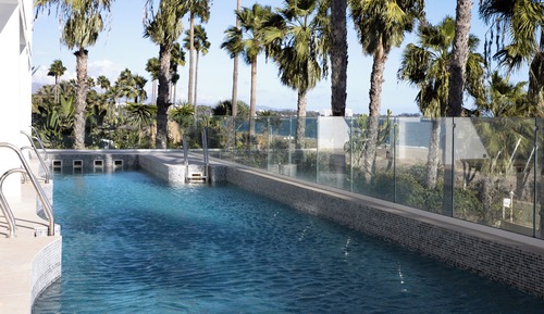 Premium Deluxe sea view with shared pool