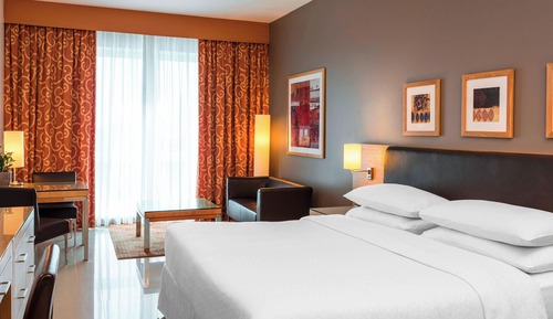 Classic Room, 1 King Bed, Non Smoking - Complimentary Shuttle Service to Dubai Mall and Kite Beach