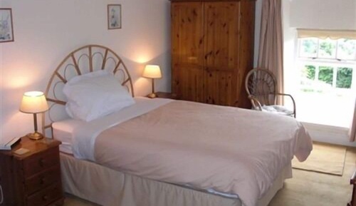 Standard Single Room, Ensuite, Lake View