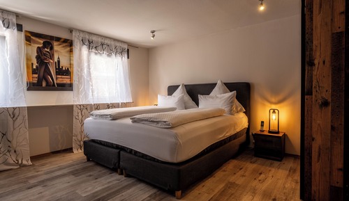 Basic Double Room, 1 Queen Bed