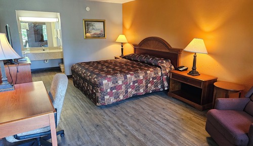 Standard Room, 1 King Bed, Smoking
