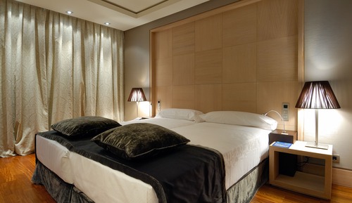 Double Room (with Extra bed)