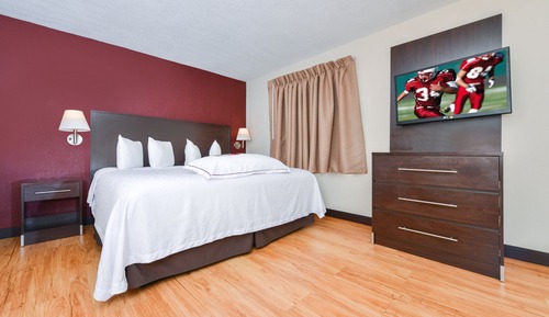 Standard Room, 1 King Bed, Accessible, Kitchenette (Smoke Free)