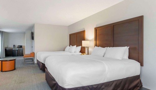 Suite, Multiple Beds, Accessible, Non Smoking (Accessible Tub)