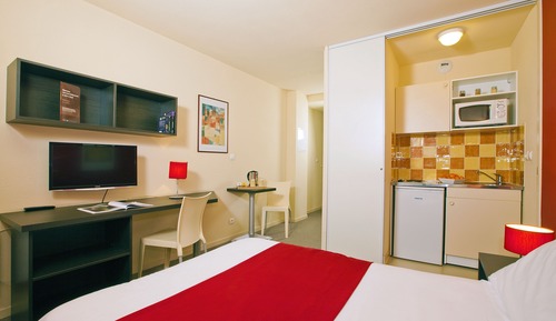 Studio, 2 Twin Beds