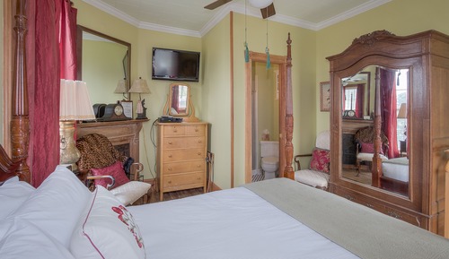 Room, 1 Queen Bed (Room 4)