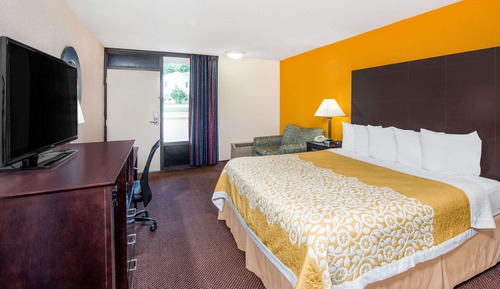 Standard Room, 1 King Bed, Non Smoking