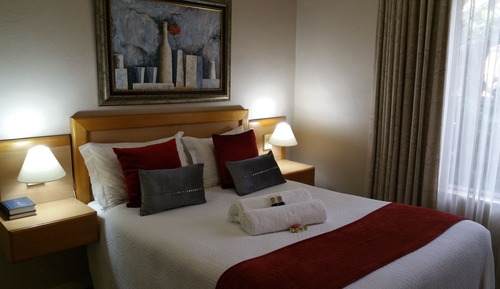 Comfort Room, 1 Bedroom (Rm 3, Double bed, view of garden)