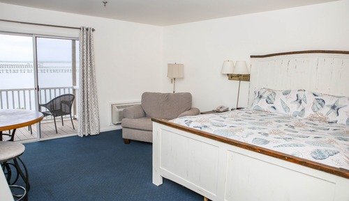 Standard Room, 1 King Bed, Sea View