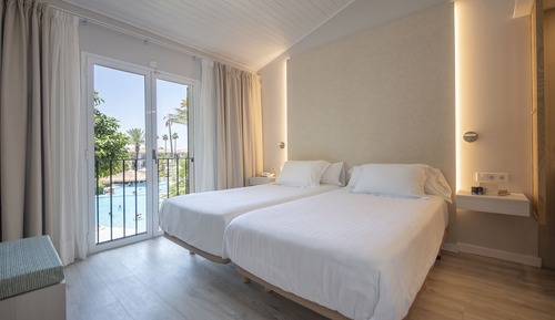 Superior Suite, Terrace (2 Adults + 2 Children)