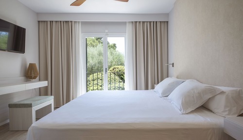 Suite, Terrace, Garden Area (2 Adults + 2 Children)
