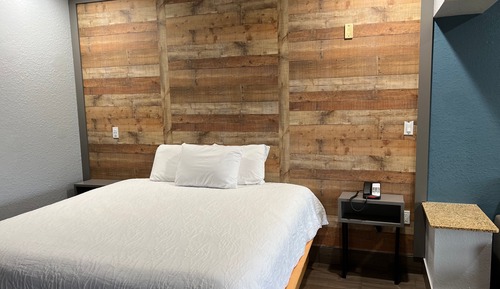 Standard Room, 1 King Bed