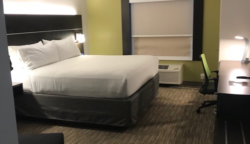 Standard Room, 1 King Bed
