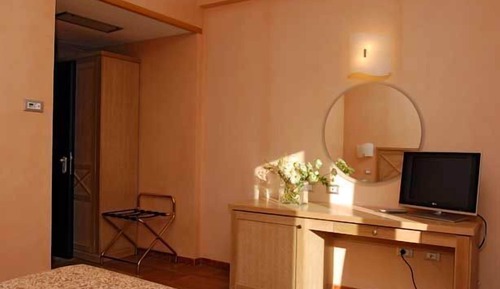 Classic Double or Twin Room, Garden View