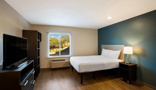 Standard Room, 1 Double Bed, Accessible, Non Smoking (Bathtub)