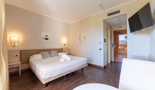 Classic Double Room, 1 Double or 2 Twin Beds, Balcony