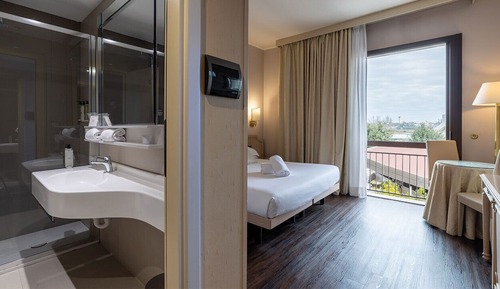 Classic Double Room, 1 Double or 2 Twin Beds (Spa Access Included)